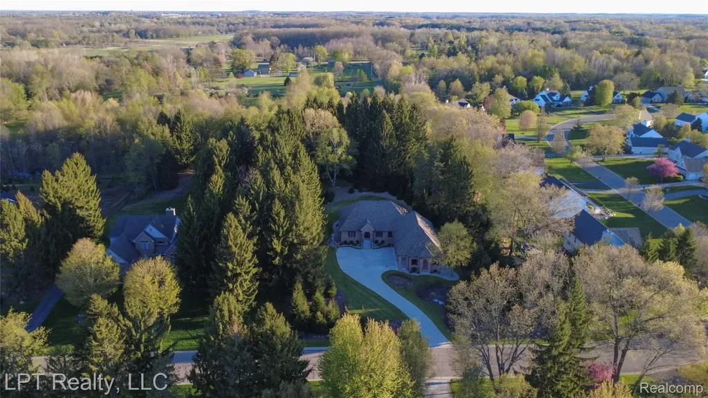 4525 Mapleton Drive Genoa Township MI 48843