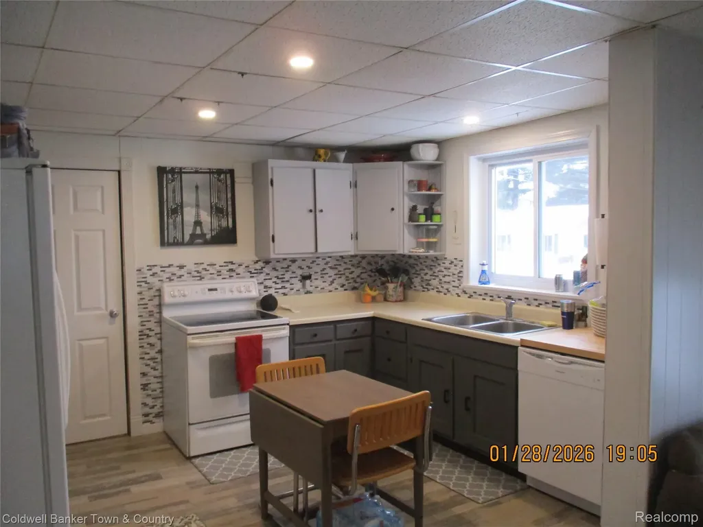435 E Grand River Avenue Fowlerville Village MI 48836