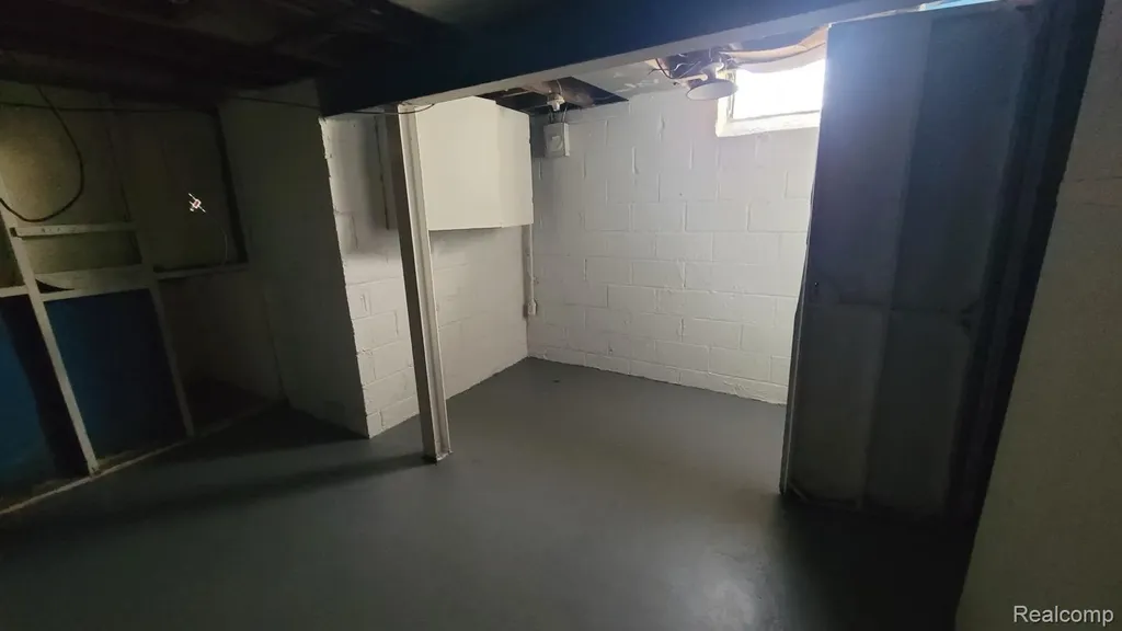 9215 Grandville Avenue Detroit City MI 48228