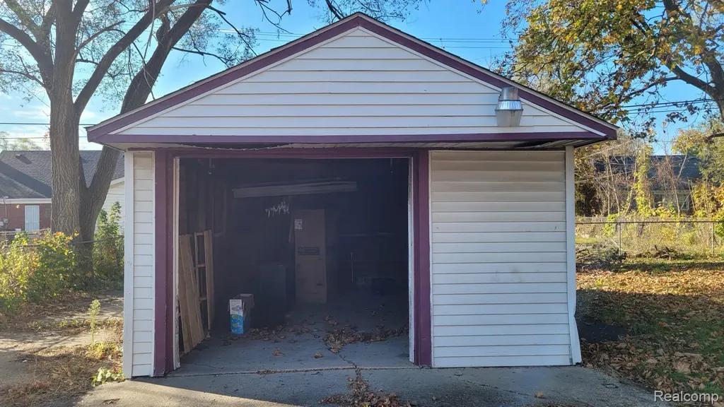 9215 Grandville Avenue Detroit City MI 48228