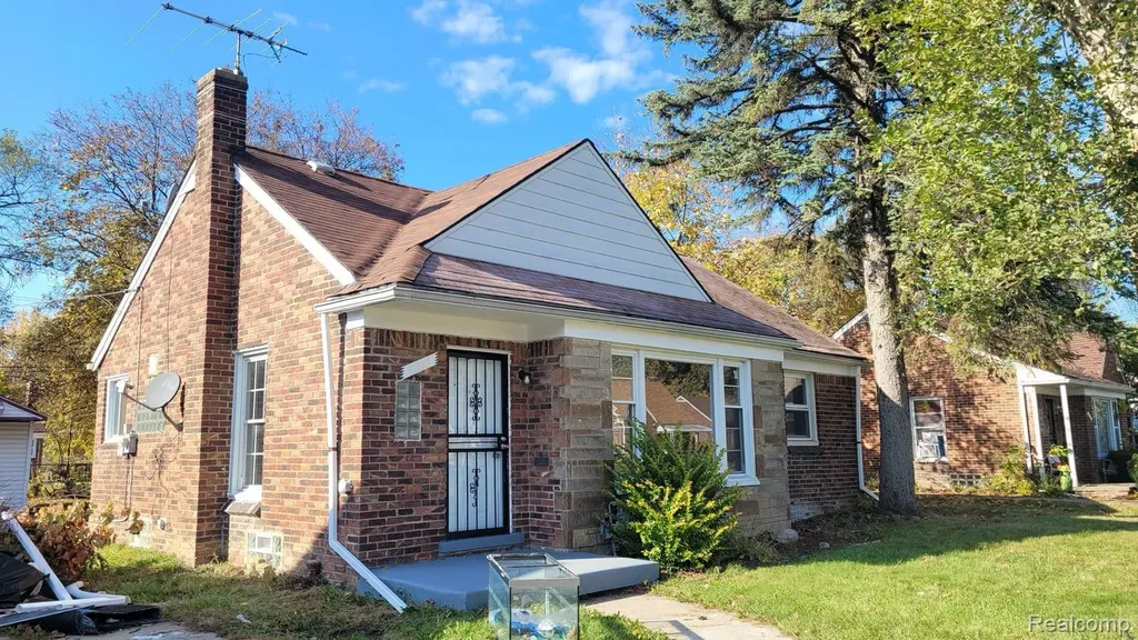9215 Grandville Avenue Detroit City MI 48228
