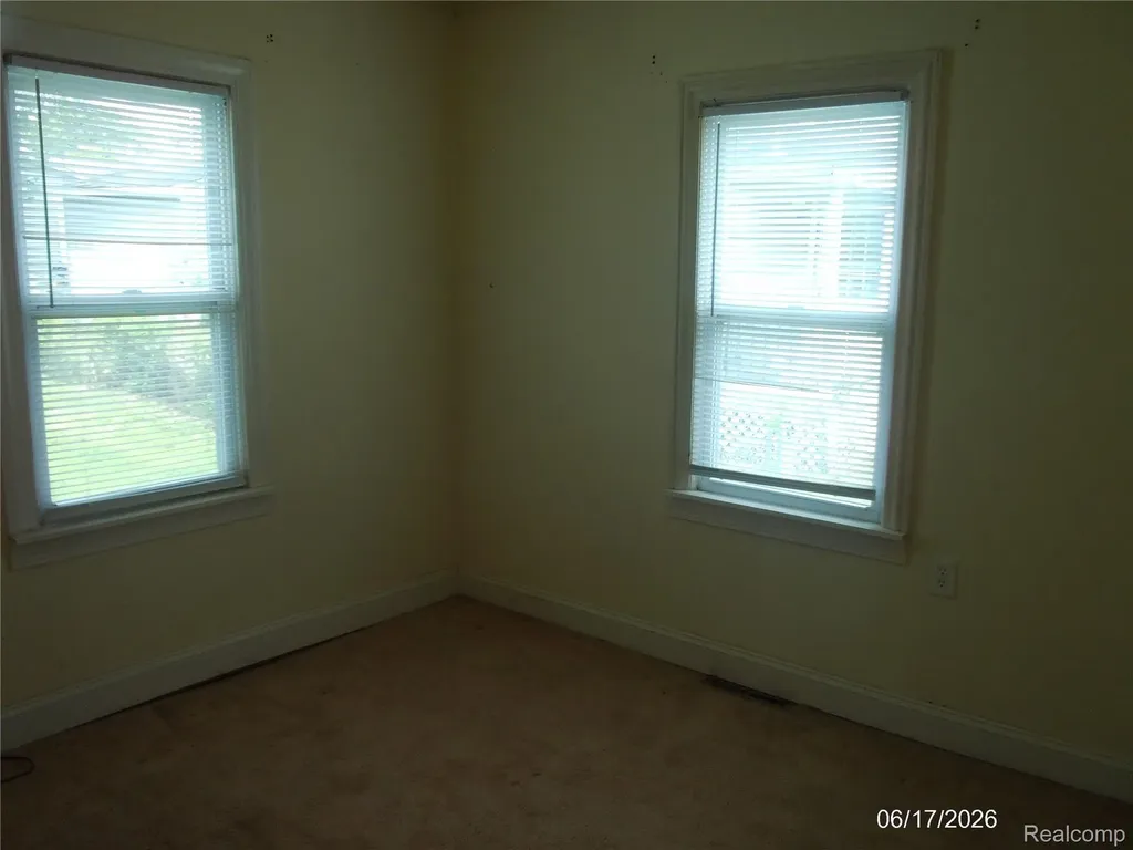 25627 Paige Street Roseville City MI 48066
