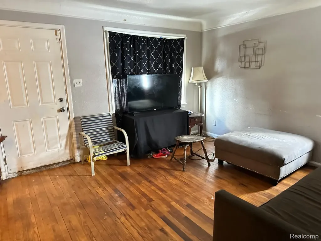19810 Plainview Avenue Detroit City MI 48219