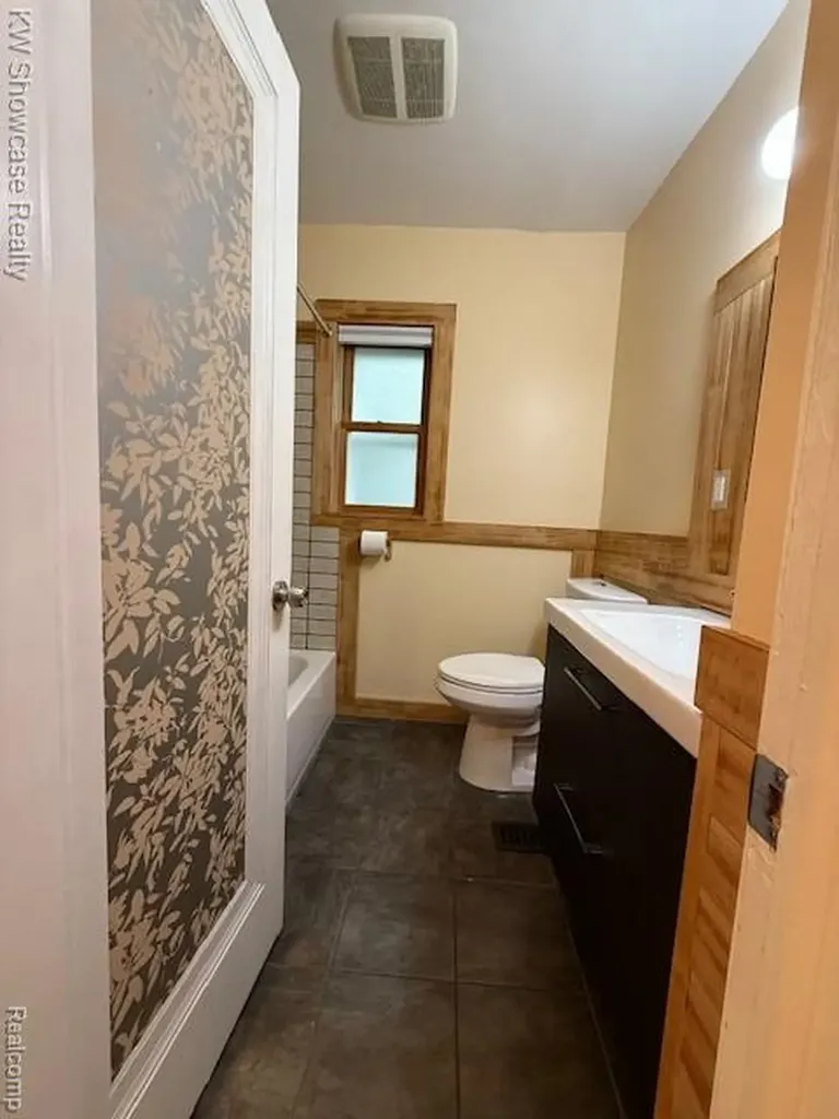 609 Elkinford Drive White Lake Charter Township MI 48383