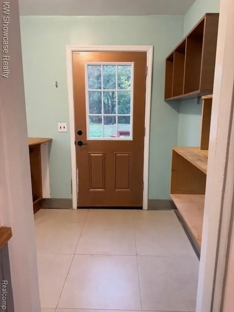 609 Elkinford Drive White Lake Charter Township MI 48383