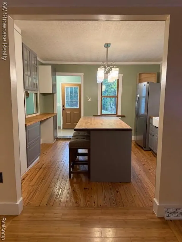 609 Elkinford Drive White Lake Charter Township MI 48383
