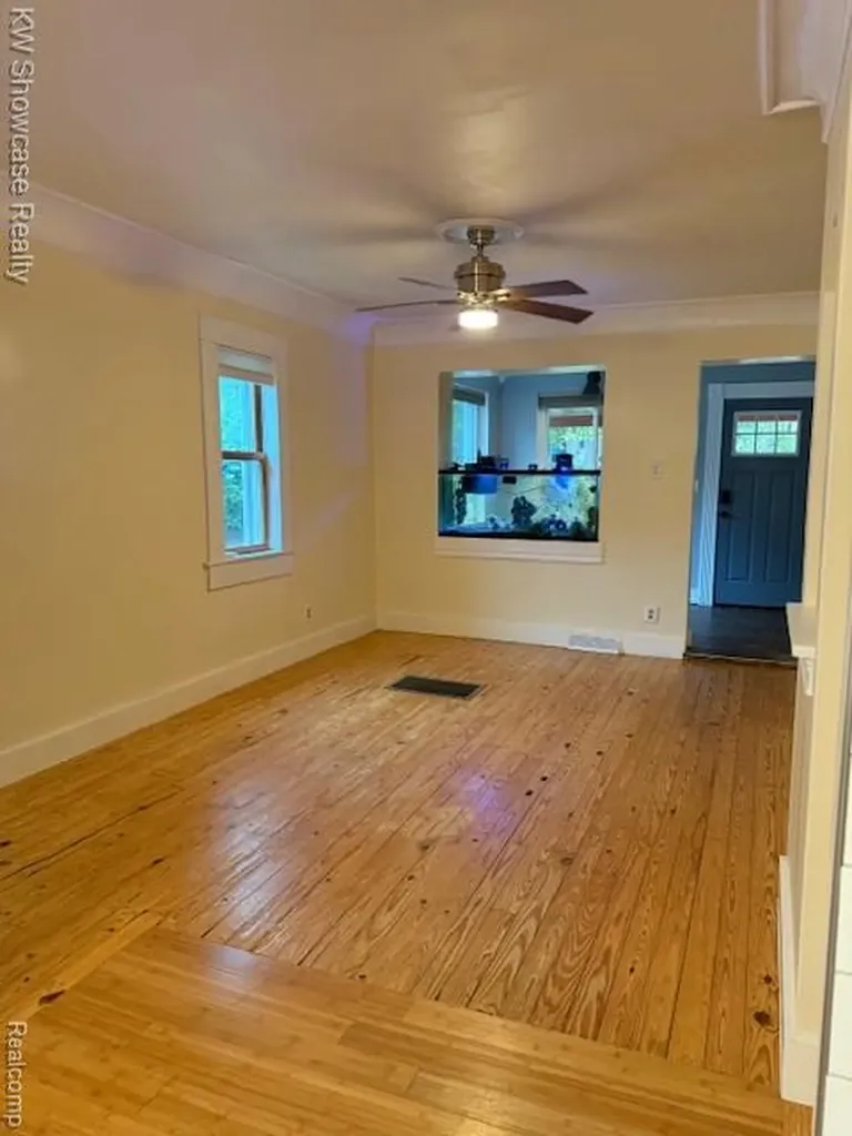 609 Elkinford Drive White Lake Charter Township MI 48383