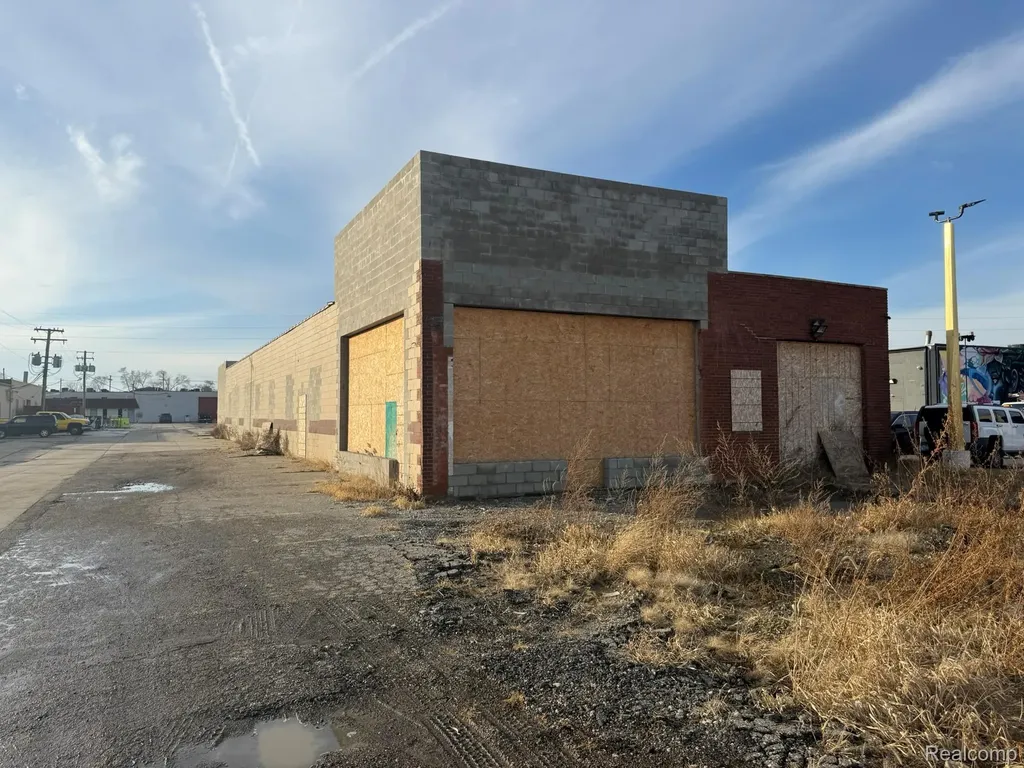27877 Groesbeck Highway Roseville City MI 48066