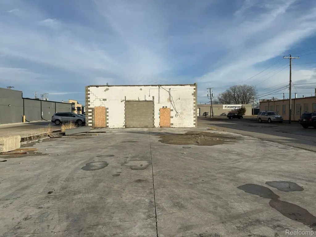 27877 Groesbeck Highway Roseville City MI 48066