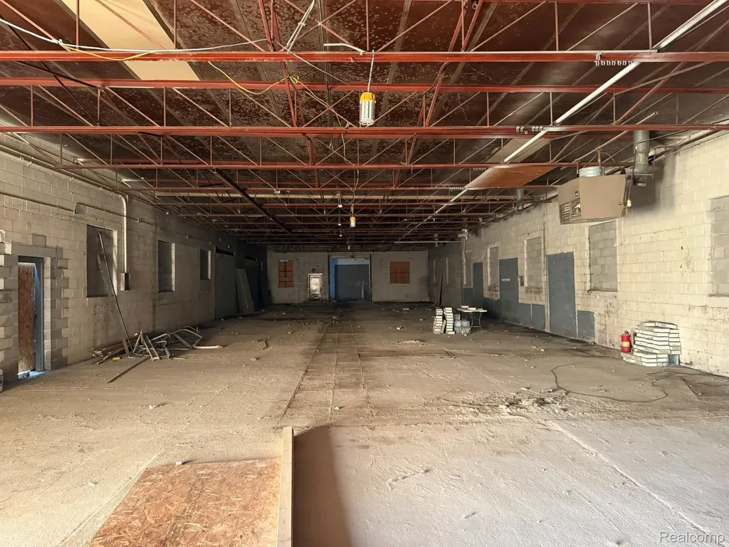 27877 Groesbeck Highway Roseville City MI 48066