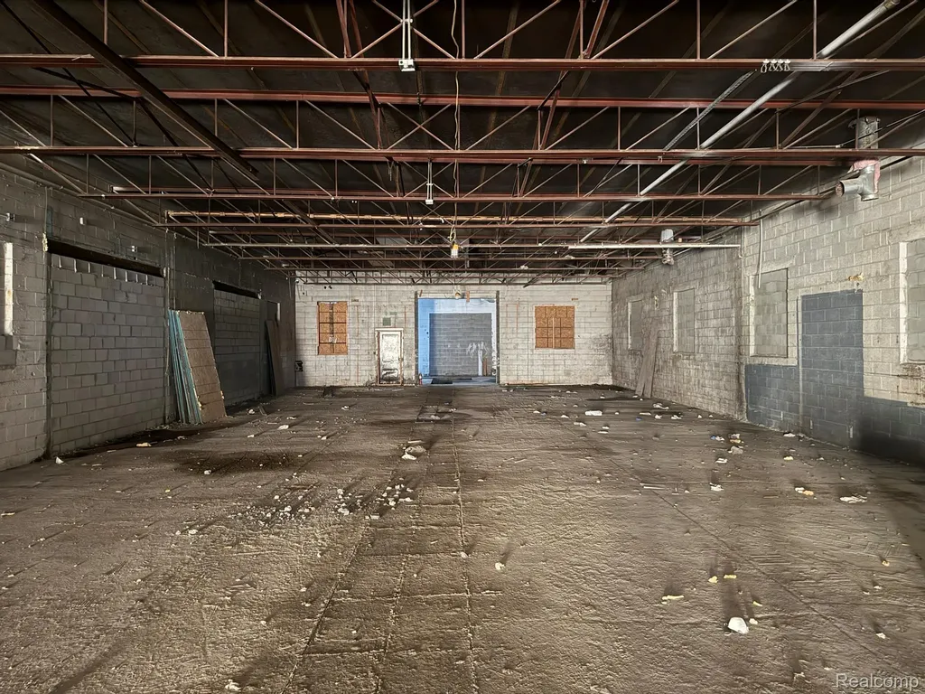27877 Groesbeck Highway Roseville City MI 48066