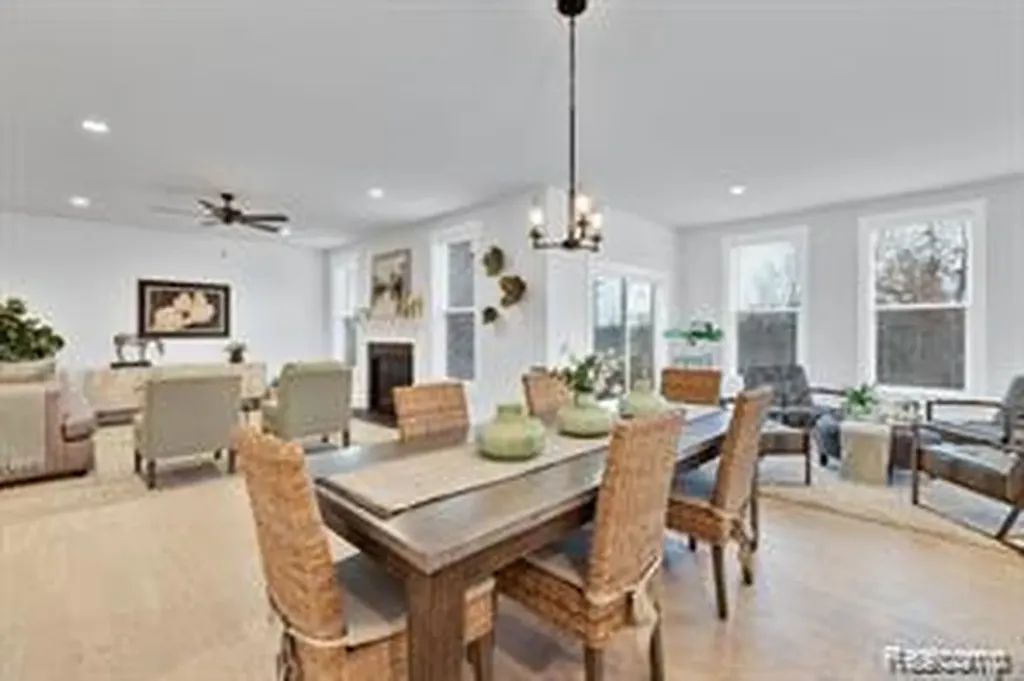 5506 Helmsdale Boulevard West Bloomfield Charter Township MI 48322
