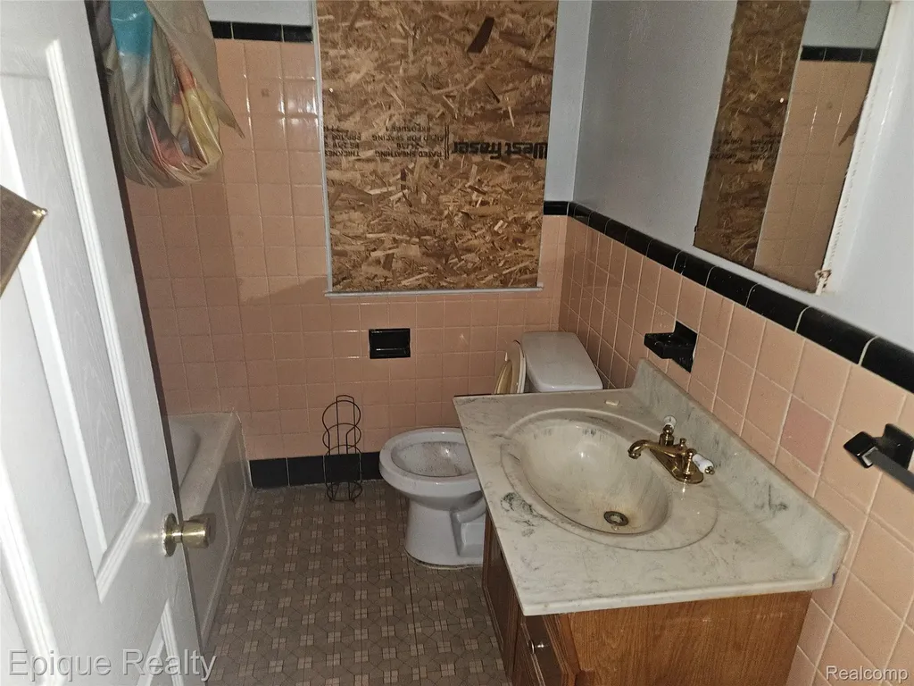 6166 Farmbrook Street Detroit City MI 48224