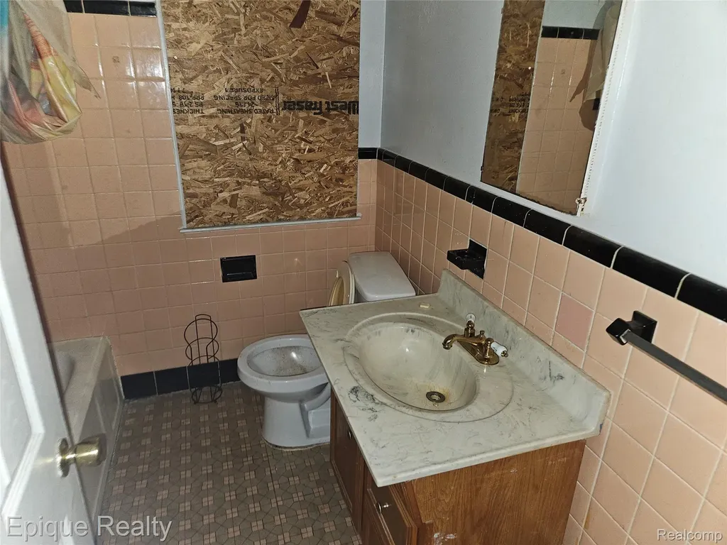 6166 Farmbrook Street Detroit City MI 48224