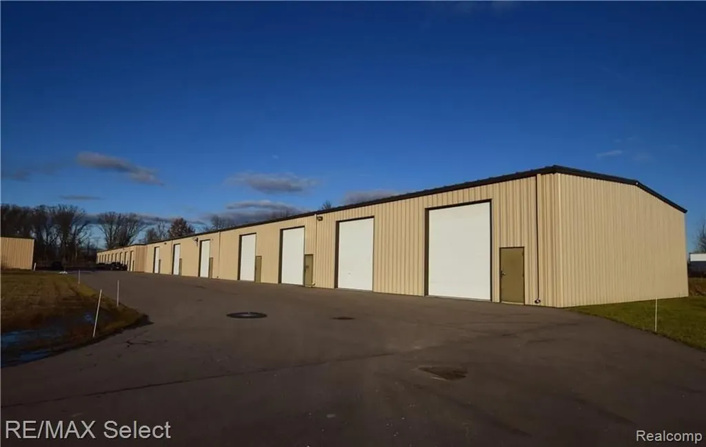 11205 Phoenix Drive Fenton Charter Township MI 48430