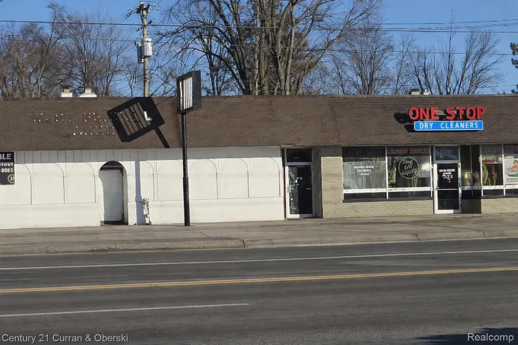 15282 Middlebelt Road Livonia City MI 48154