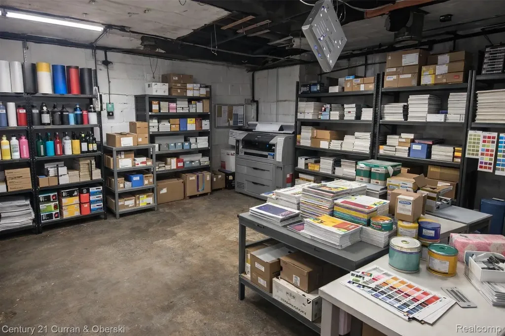 15282 Middlebelt Road Livonia City MI 48154