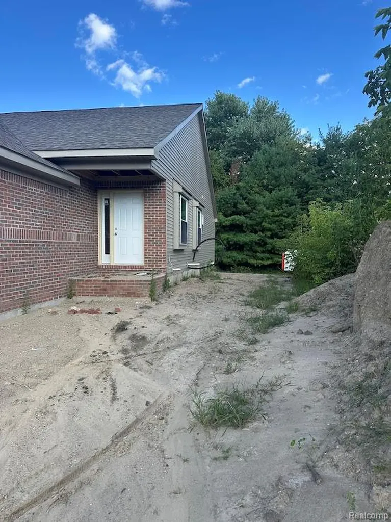 821 Chelsea Ridge Court Howell City MI 48843