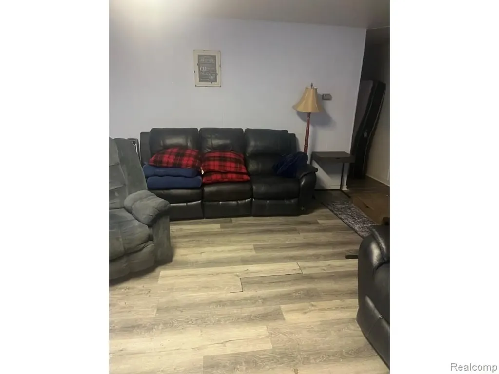 27800 Annapolis St Street Inkster City MI 48141