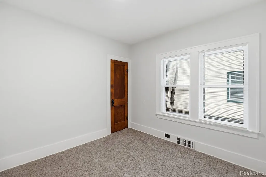 124 E Windemere Avenue Royal Oak City MI 48073