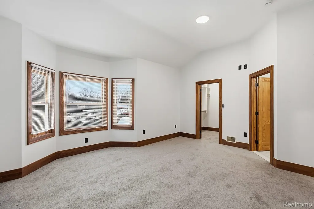 124 E Windemere Avenue Royal Oak City MI 48073