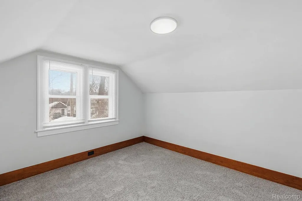 124 E Windemere Avenue Royal Oak City MI 48073