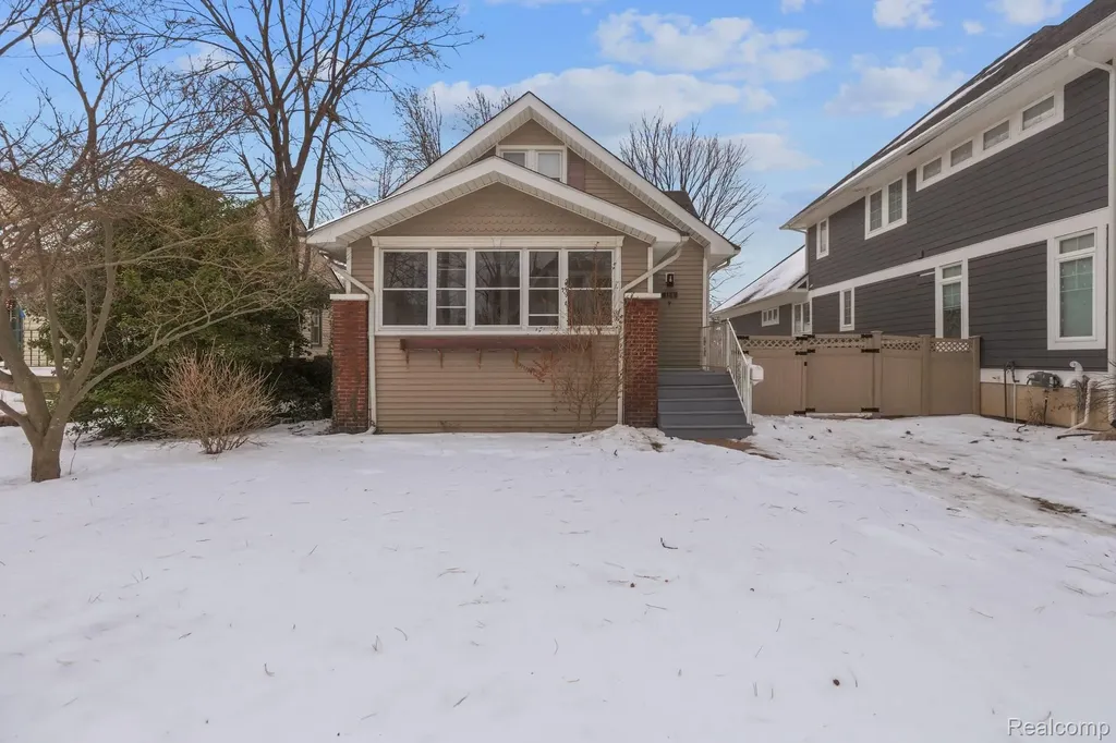 124 E Windemere Avenue Royal Oak City MI 48073