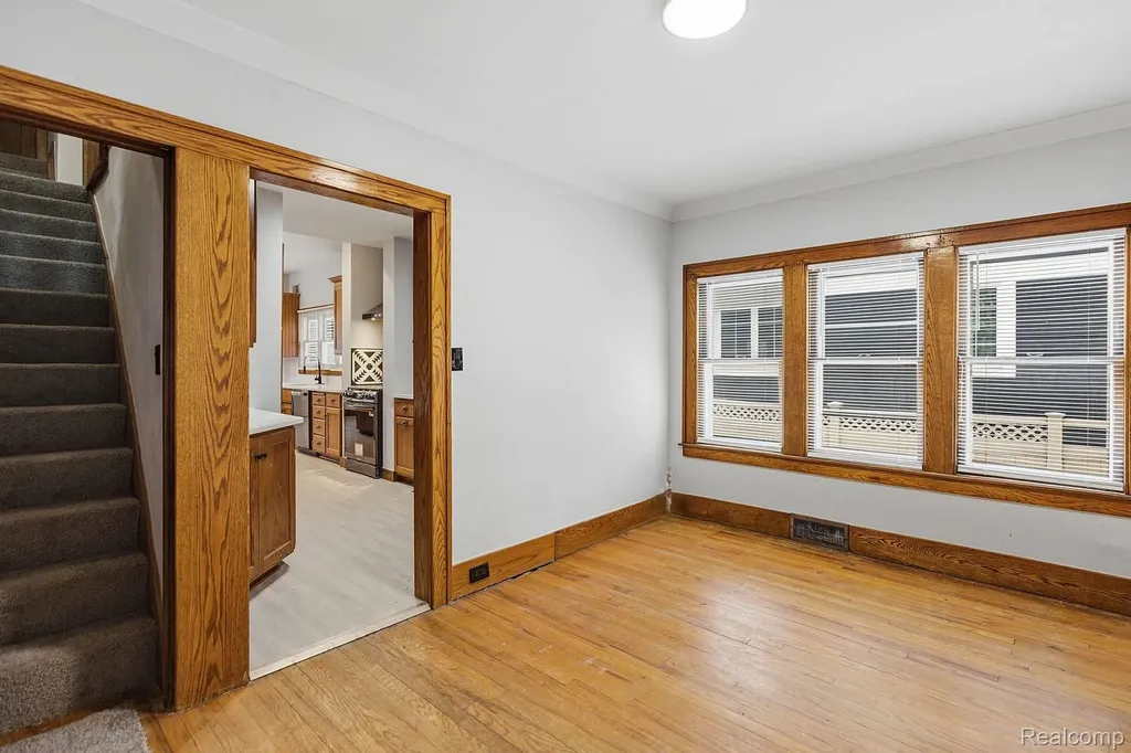 124 E Windemere Avenue Royal Oak City MI 48073