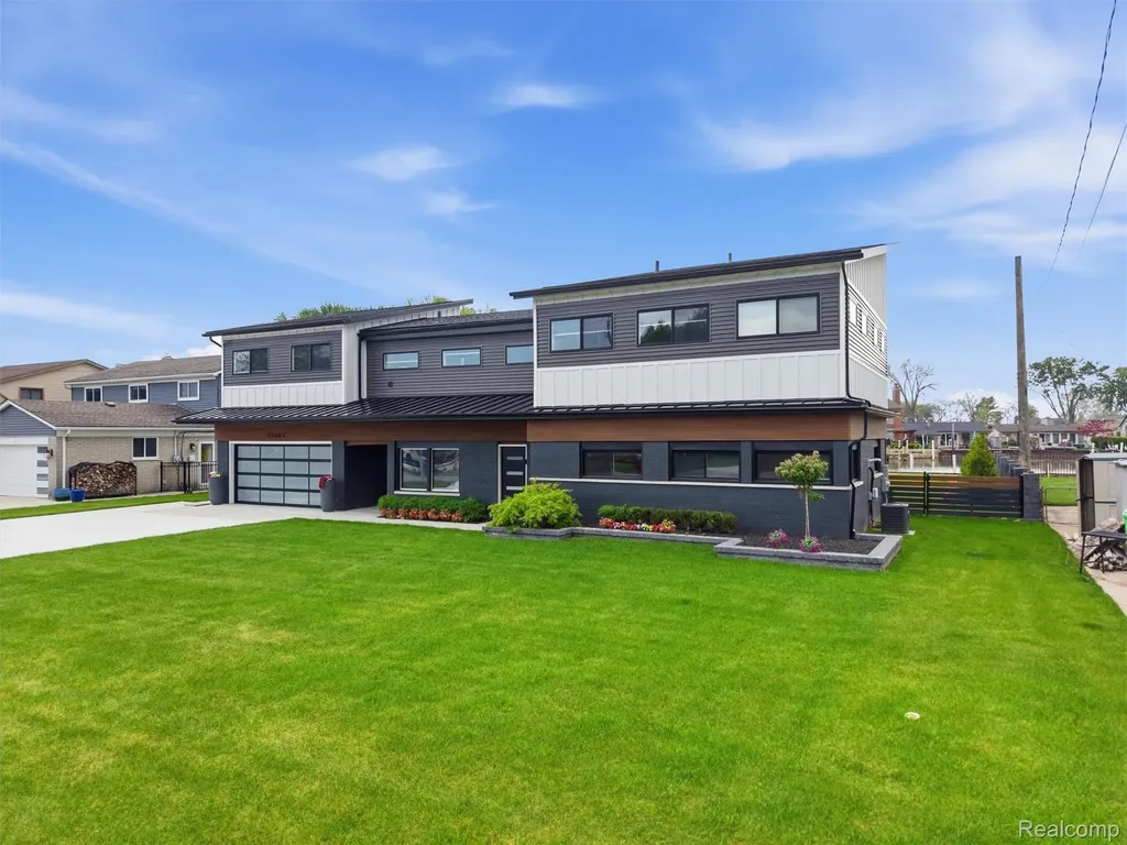 37645 Lakeville Street Harrison Charter Township MI 48045