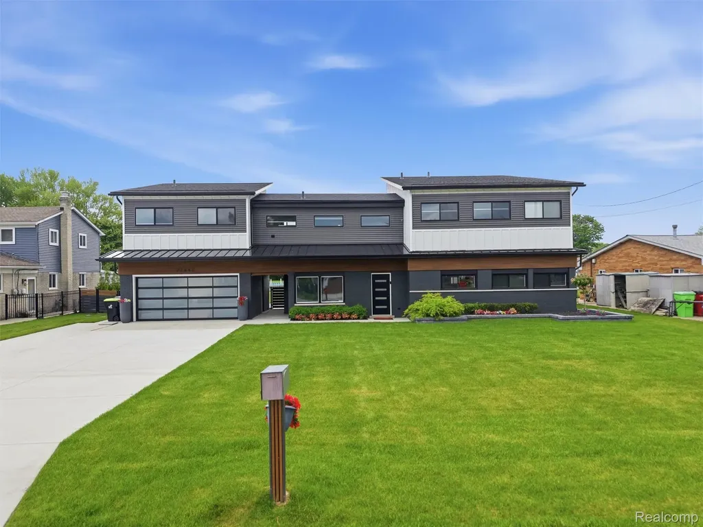 37645 Lakeville Street Harrison Charter Township MI 48045