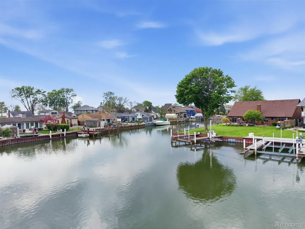 37645 Lakeville Street Harrison Charter Township MI 48045