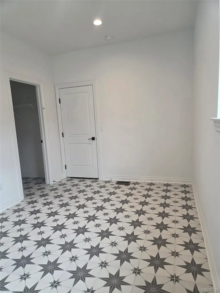 60671 Town Square Street Lyon Charter Township MI 48165