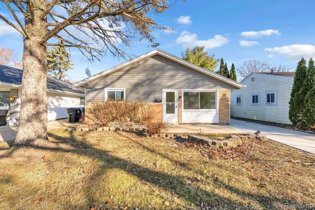 8029 Roosevelt Street Taylor City MI 48180