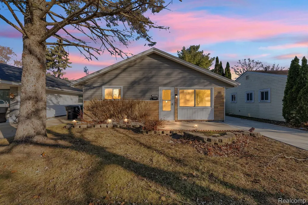 8029 Roosevelt Street Taylor City MI 48180