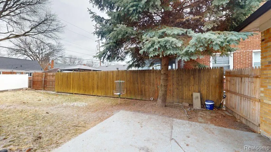 20201 Lochmoor Street Harper Woods City MI 48225