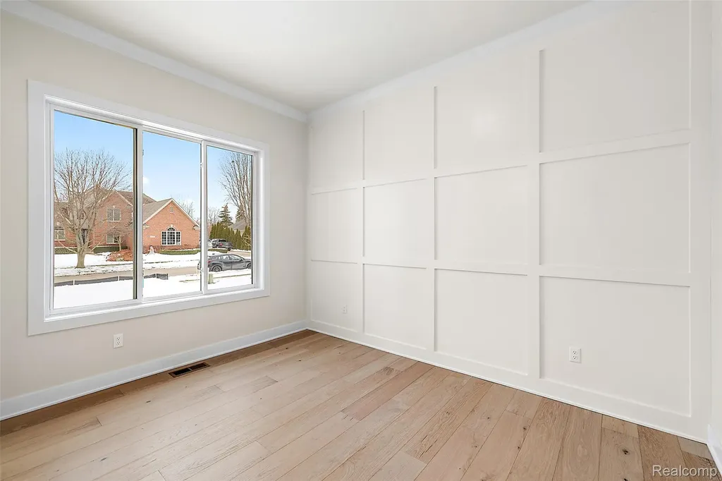 17824 Biscayne Drive Macomb Township MI 48042