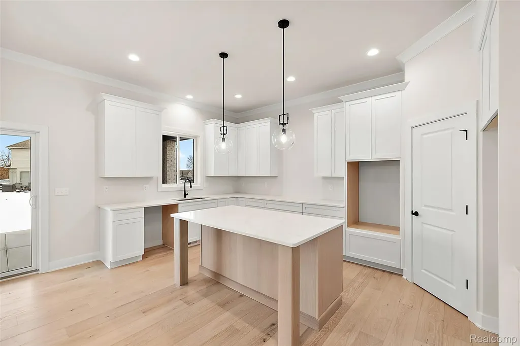 17824 Biscayne Drive Macomb Township MI 48042