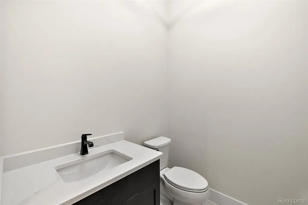 17824 Biscayne Drive Macomb Township MI 48042