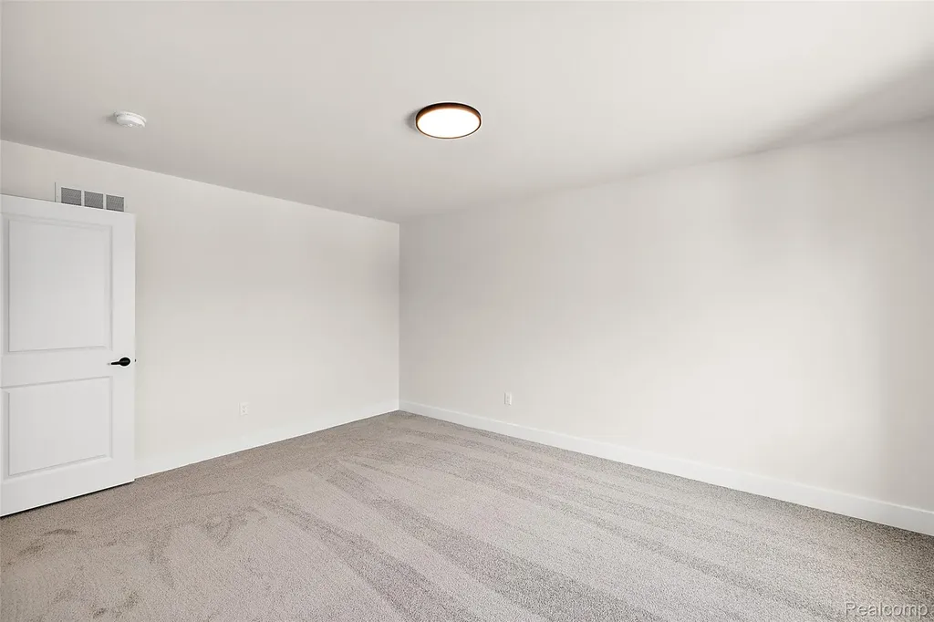 17824 Biscayne Drive Macomb Township MI 48042