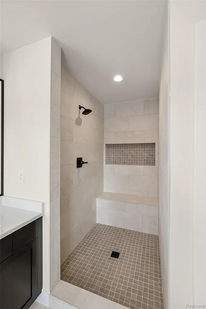 17824 Biscayne Drive Macomb Township MI 48042