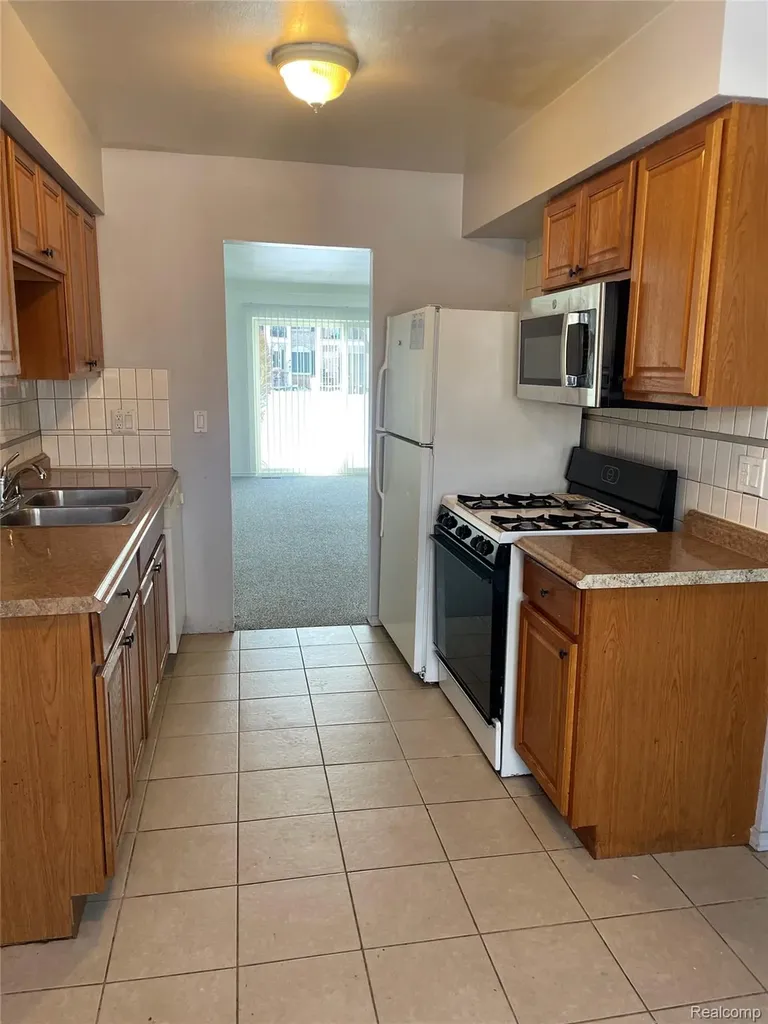 13958 Champagne Drive Sterling Heights City MI 48312