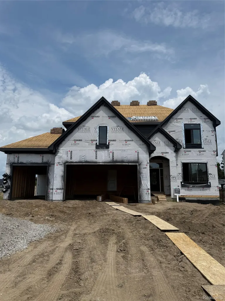 17827 Biscayne Drive Macomb Township MI 48042