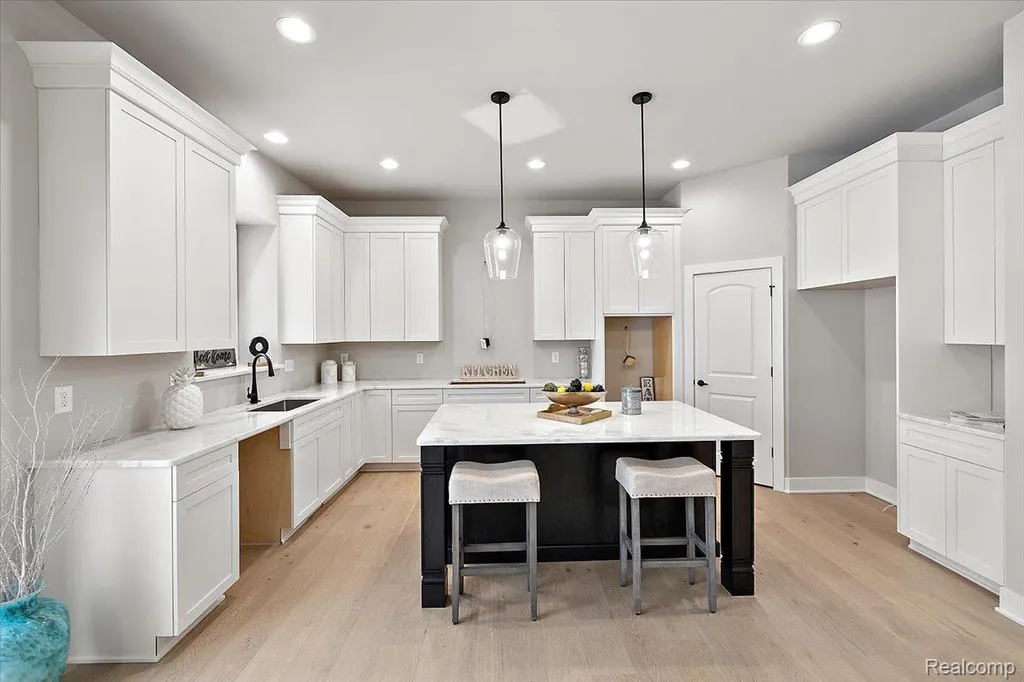 17827 Biscayne Drive Macomb Township MI 48042