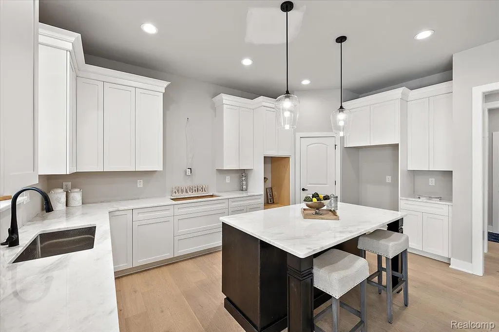 17827 Biscayne Drive Macomb Township MI 48042