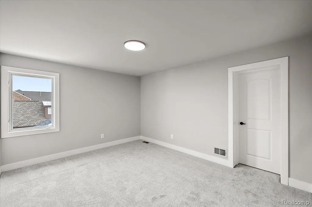 17827 Biscayne Drive Macomb Township MI 48042