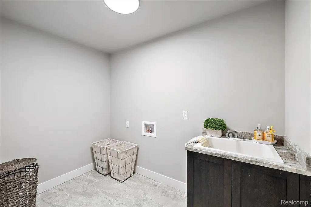 17827 Biscayne Drive Macomb Township MI 48042