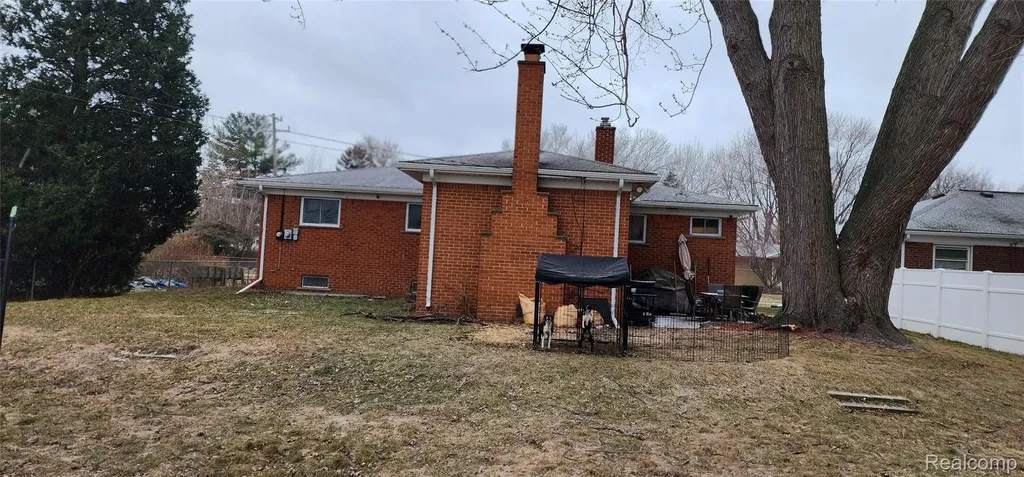 21792 Elmwood Avenue Eastpointe City MI 48021