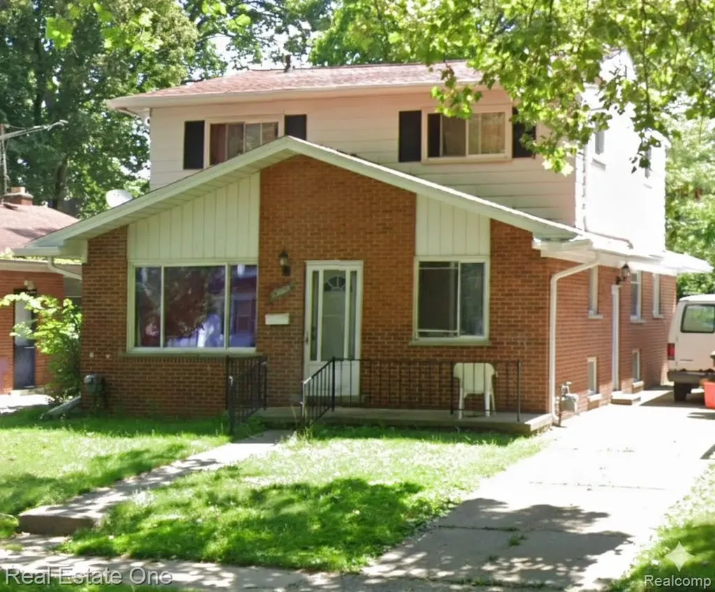 19450 Rensellor Street Livonia City MI 48152
