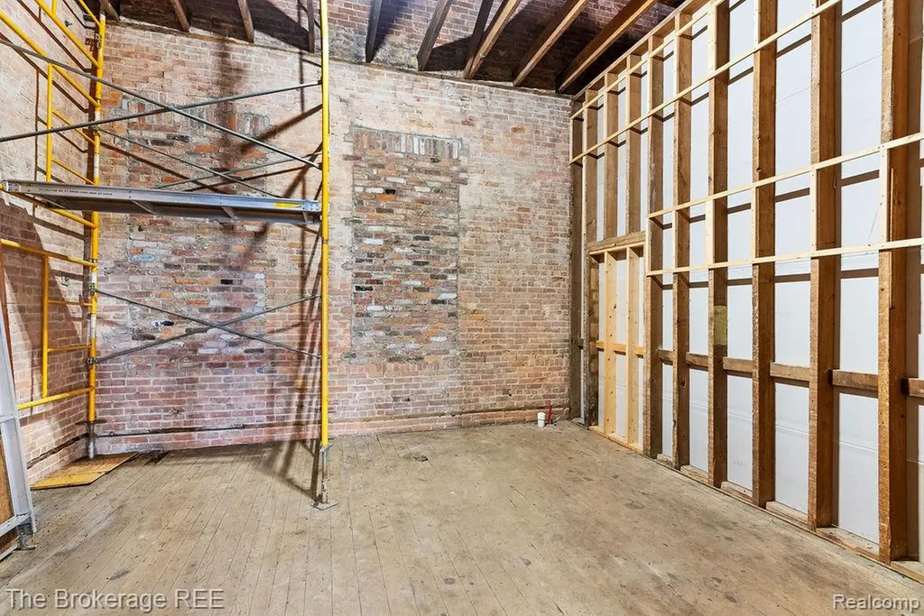 4654 Water Street Columbiaville Village MI 48421