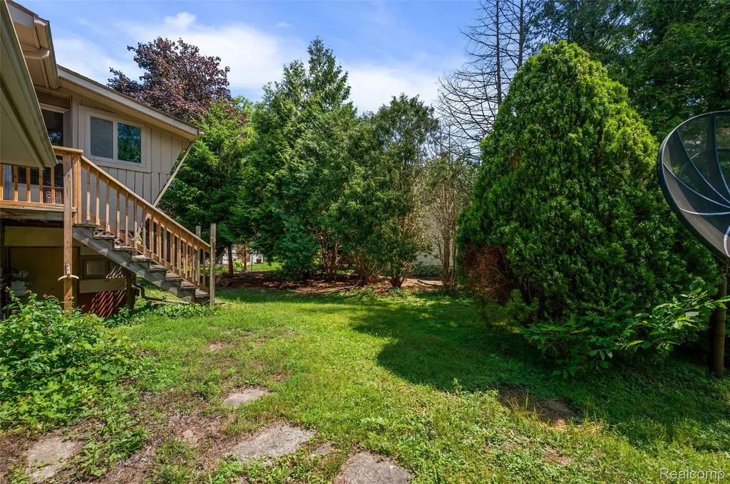 7427 Emerson Washington Township MI 48094